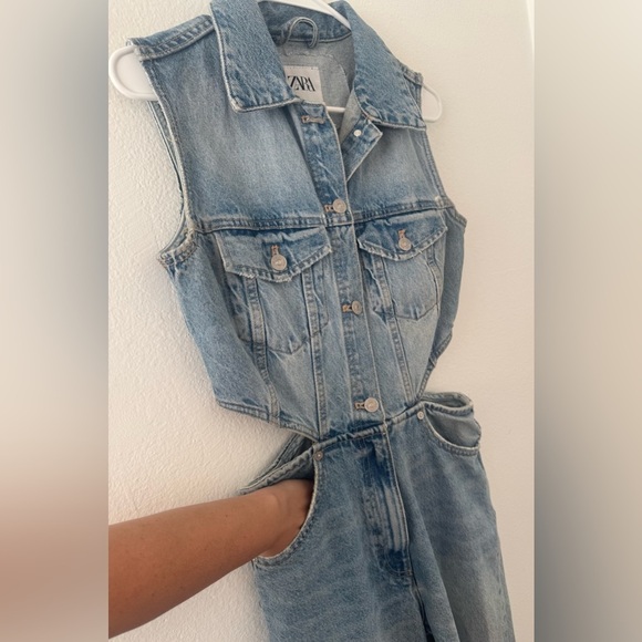 Zara Denim Cut Out Jumpsuit Cropped Length Sleeveless Distressed Light Wash XS - Picture 3 of 12